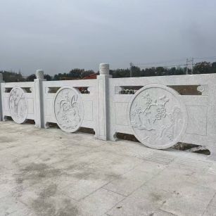 三沙芝麻白河道栏杆 石材栏杆
